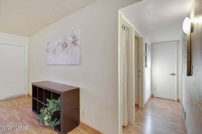 Building Photo - 55 N Cherry Ave