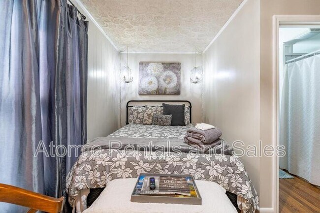 Building Photo - 714 E Jefferson St