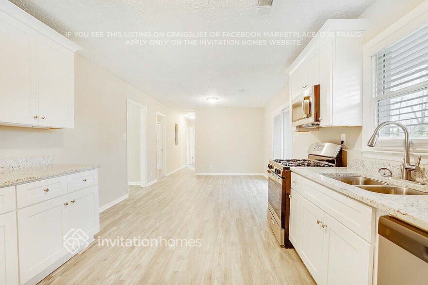 Building Photo - 2679 Carriage Ln