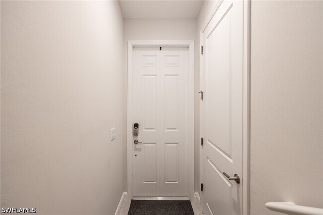 Building Photo - 2555 Seychelles Dr