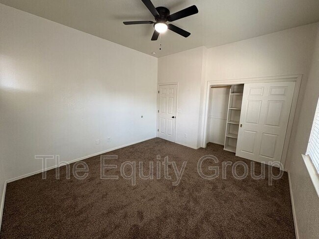 Building Photo - 1040 N Sumter Ct