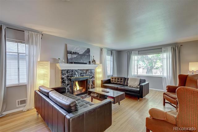 Building Photo - 3124 S Vine Ct