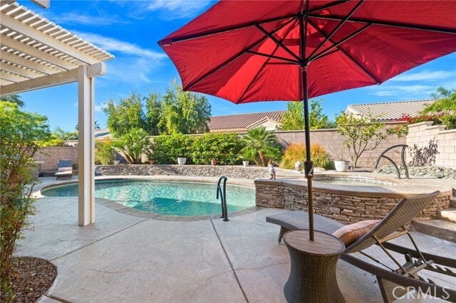 Building Photo - 36627 Crown St