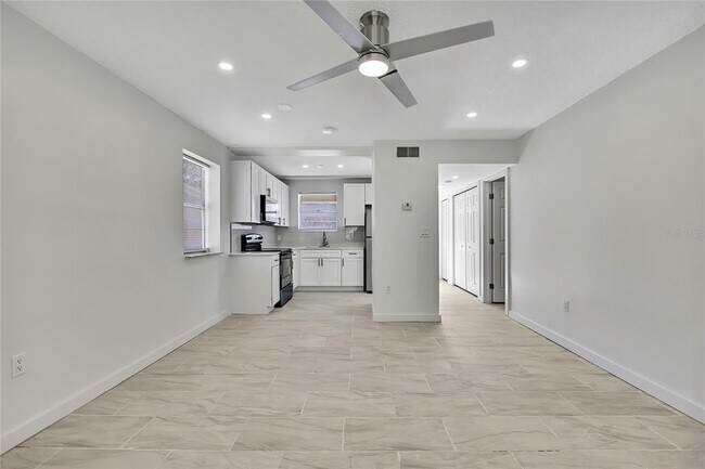 Building Photo - 10987 W Tidewater Cir