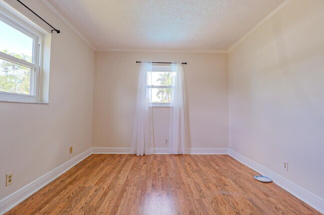Building Photo - 1329 NW 84th Dr