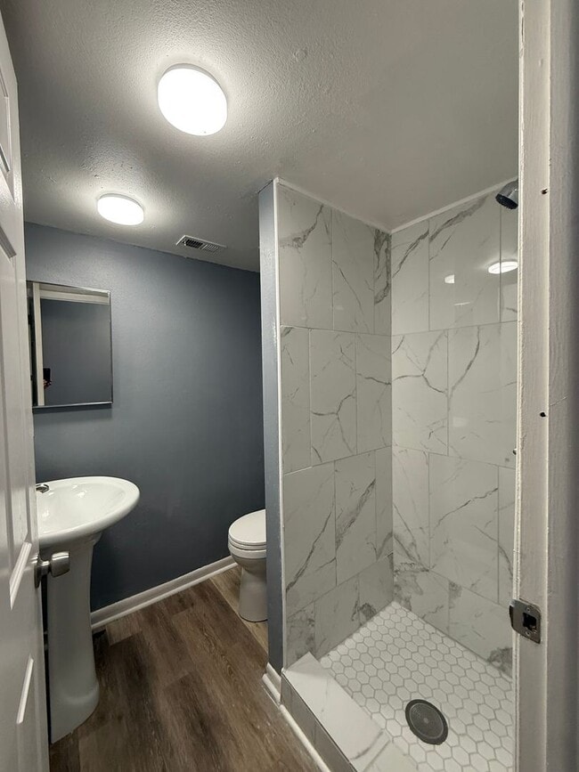 Building Photo - 65th Terrace N - Triplex