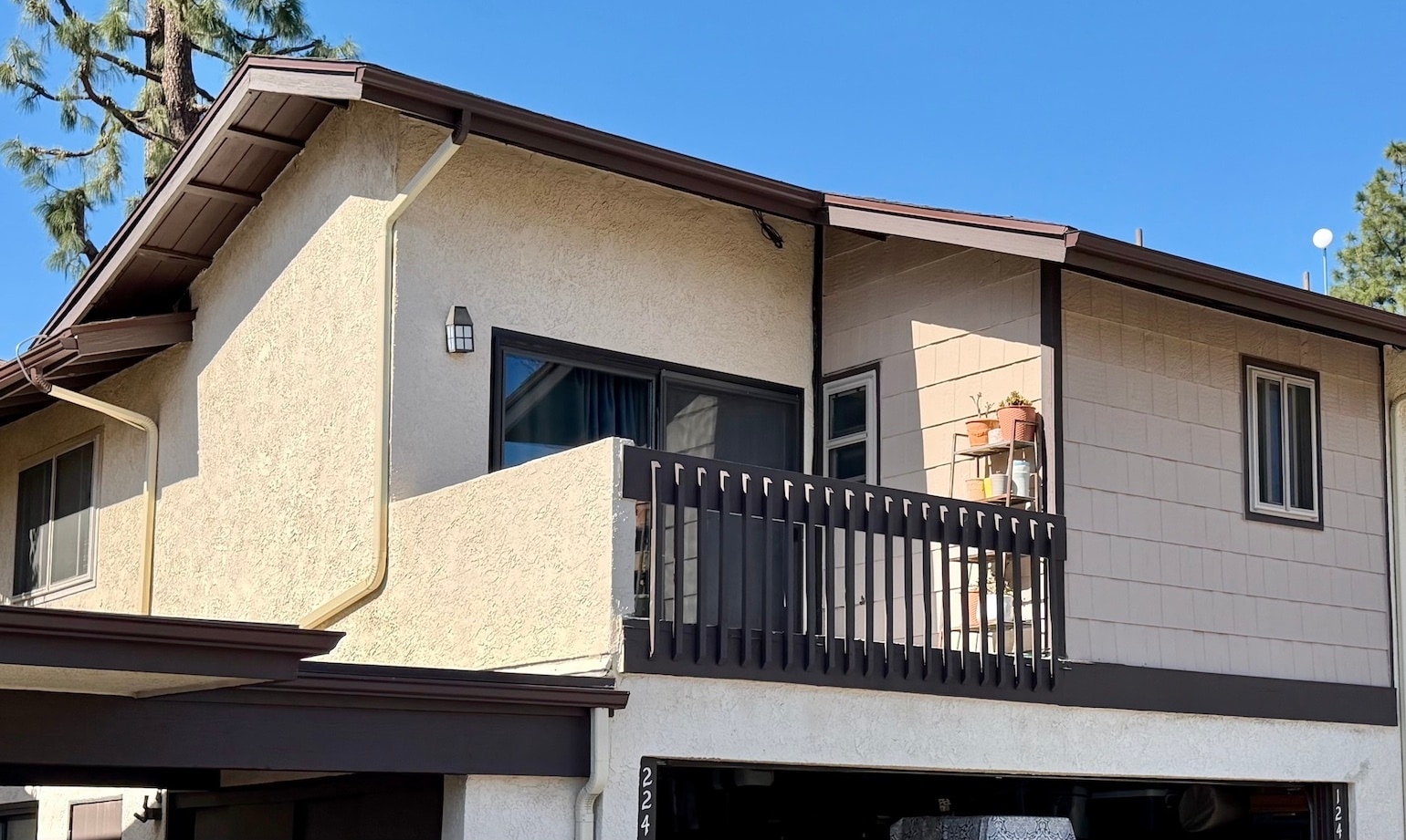 Building Photo - 6716 Clybourn Ave