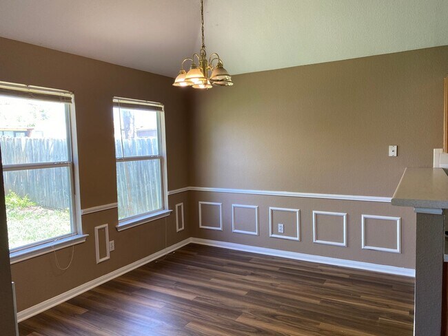 Building Photo - 146 Meadowlark Cir