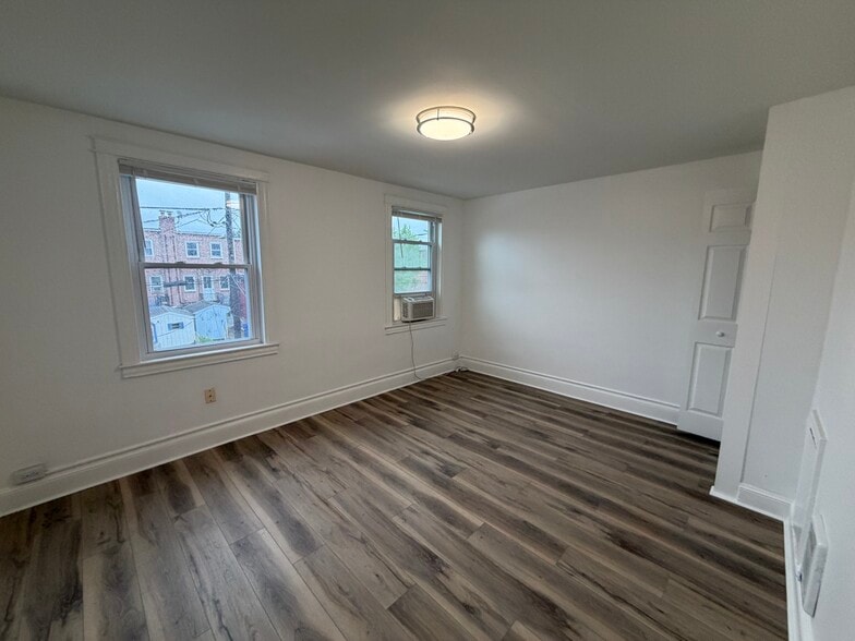 Building Photo - 357 Folcroft St