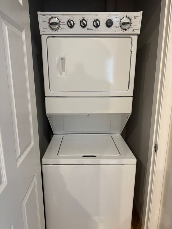 Building Photo - 516 Borden Rd