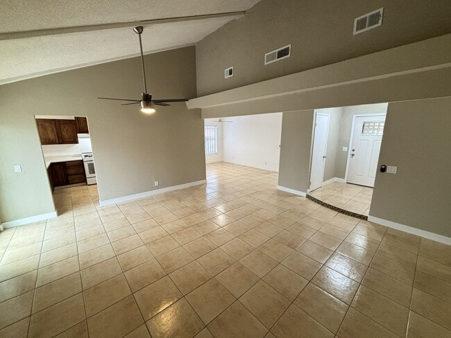 Building Photo - Newly Renovated 3bed/3Bath W/ private studio located in E. Las Vegas