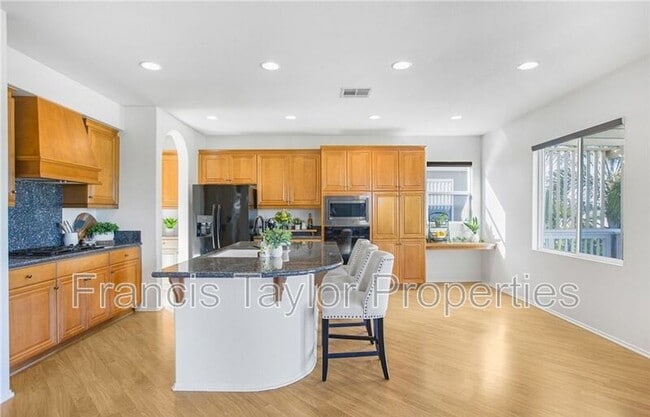 Building Photo - 33422 Scarborough Ln