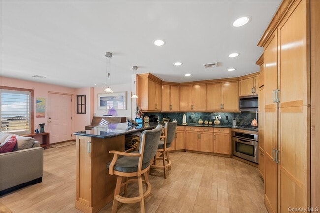 Building Photo - 615 Oceanfront