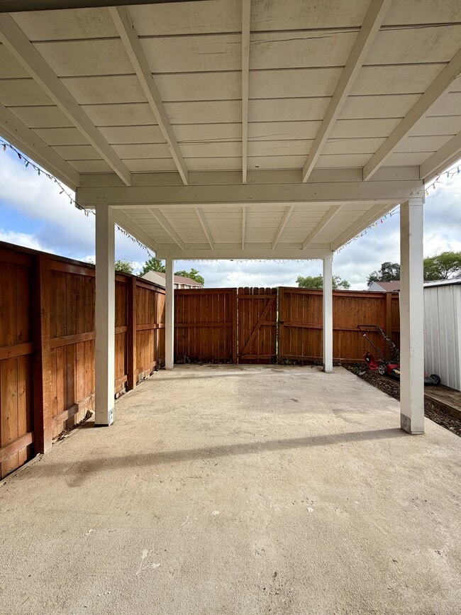 Building Photo - 9140 Timber Path