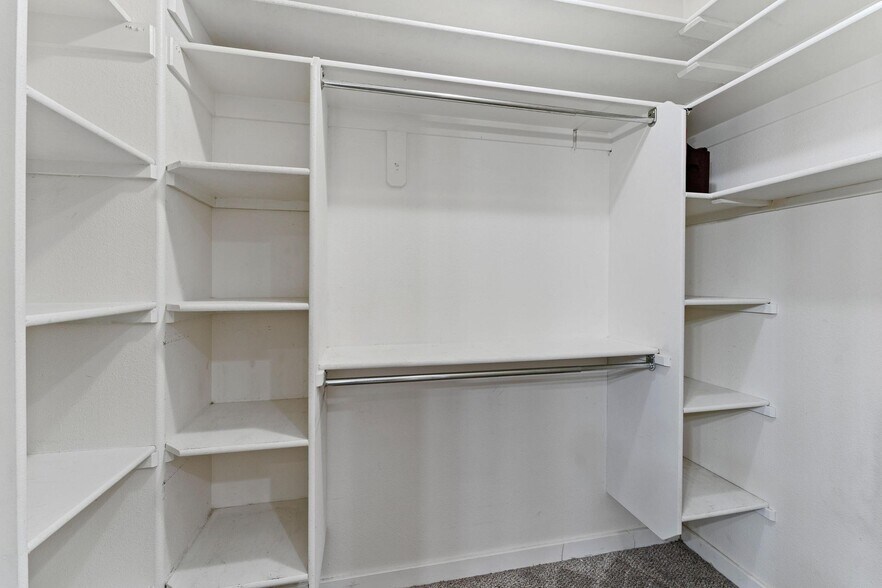 Building Photo - 1546 W 110 N