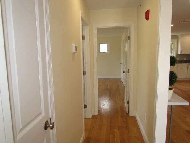 Building Photo - 1093 Main St