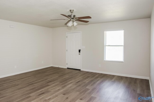 Building Photo - 129 Elmhurst Dr