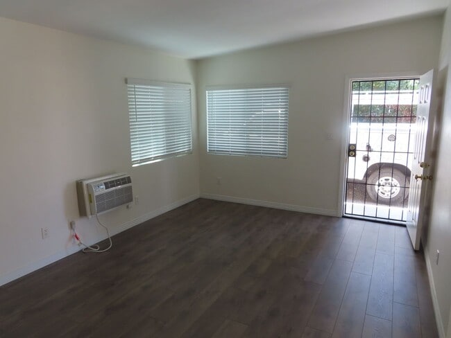 Building Photo - Quiet 2 Bedroom House in La Mesa