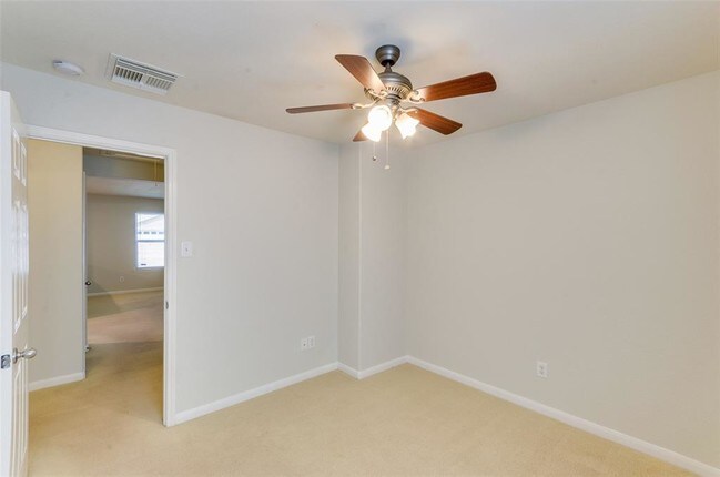Building Photo - 3302 Legends Landing Dr
