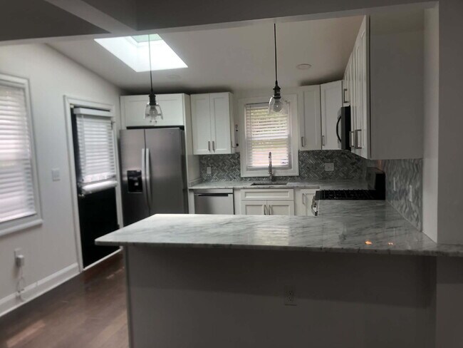 Building Photo - Newly Renovated 3BR/2.5BA Home in NE DC – Move-In Ready!