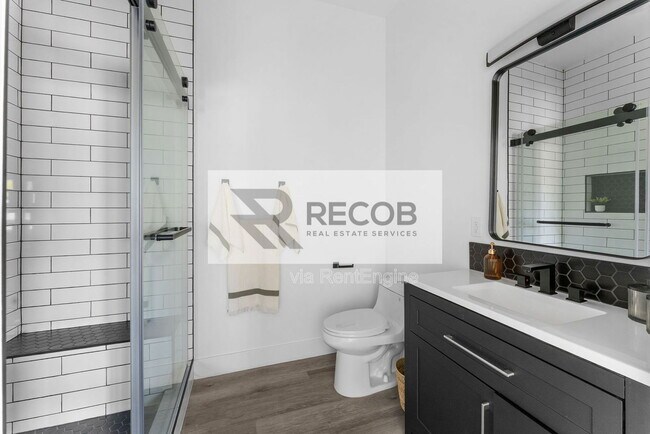 Building Photo - 2722 Nye St