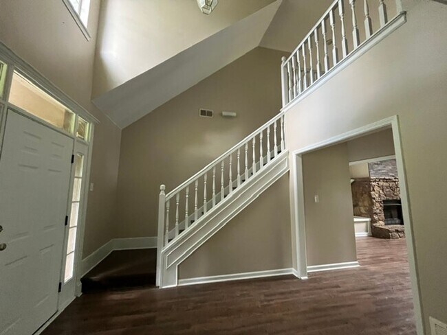 Building Photo - 440 Blue Lake Dr