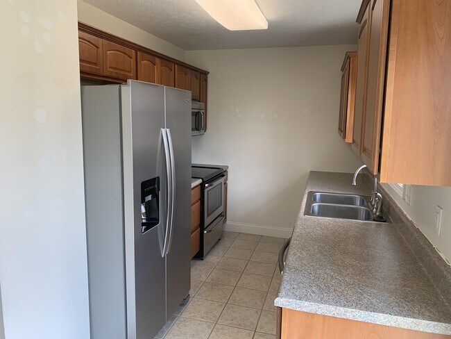 Building Photo - 172 Beth Ln