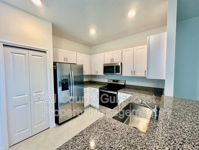 Building Photo - 9207 Bonita Mar Dr