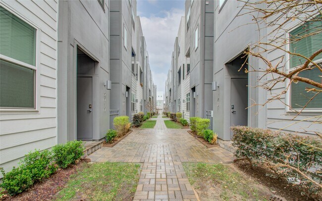 Building Photo - 2717 Eado Grove Ln