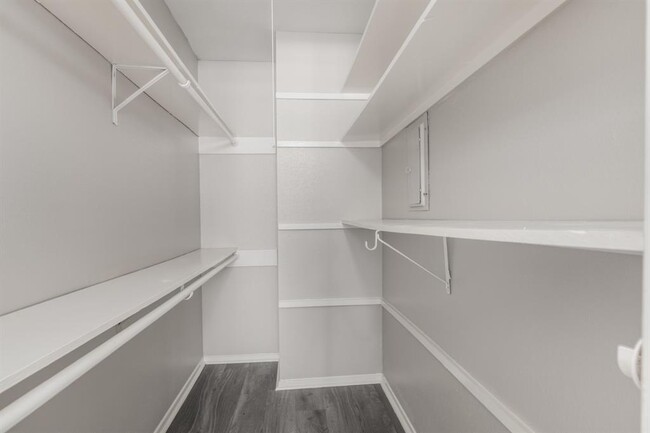 Building Photo - 10555 Turtlewood Ct