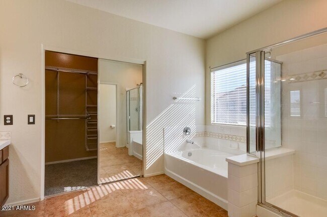Building Photo - 41309 W Cielo Ln