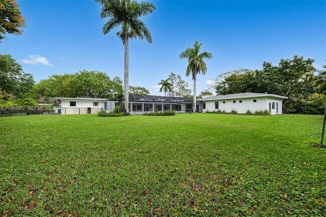 Building Photo - 6220 SW 123rd Terrace