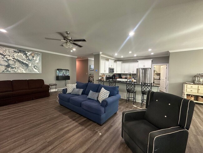 Building Photo - 225 Winding Creek Way