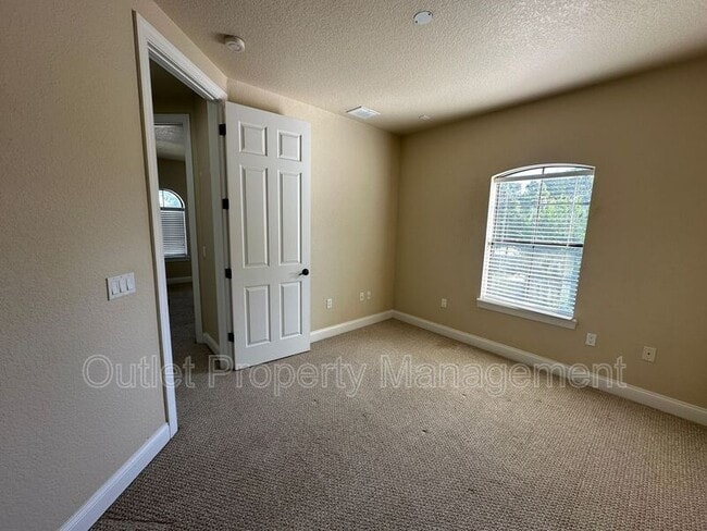 Building Photo - 2005 Baylarian Blvd