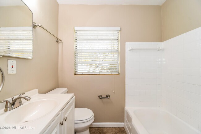 Building Photo - 5514 Windermere Dr