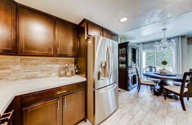 Building Photo - 671 Ascot Dr