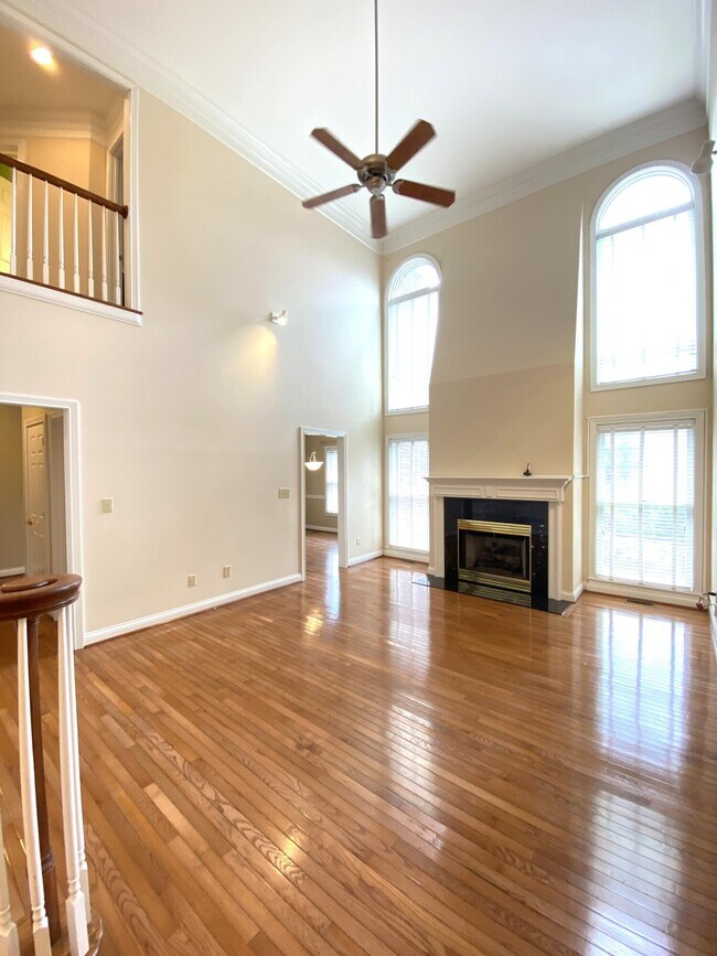 Building Photo - 4224 Evergreen Dr