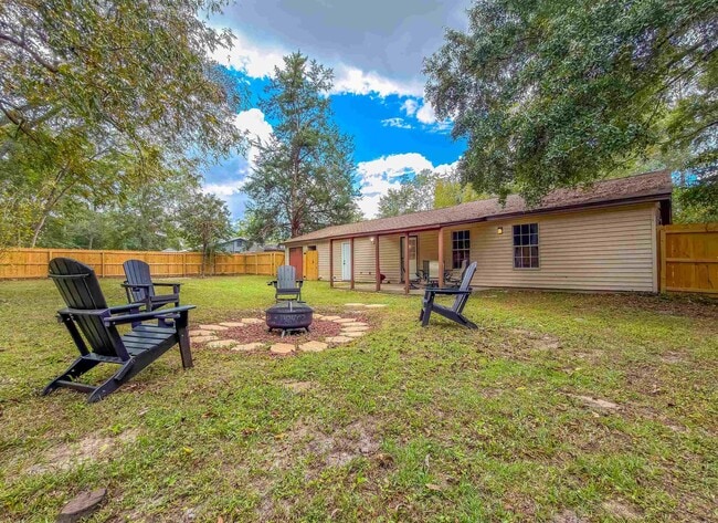 Building Photo - 703 3rd St NE