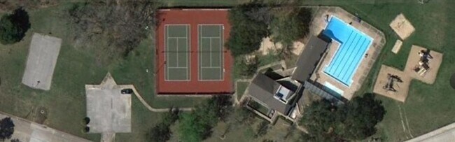 Building Photo - 14218 Swallowfield Dr