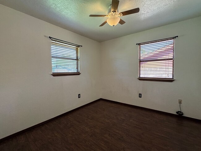 Building Photo - 4823 SE Tattershall Way