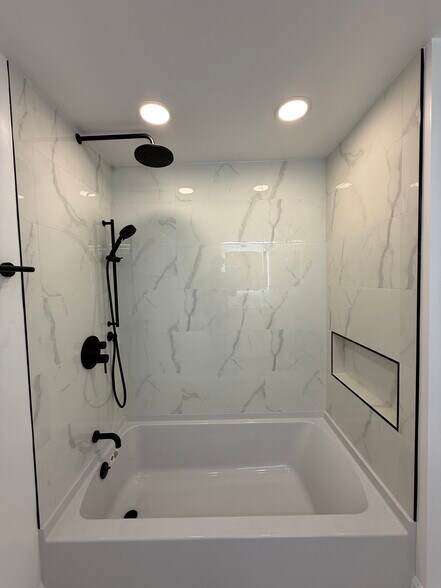 Building Photo - 20029 Ingomar St