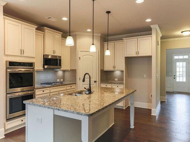 Building Photo - 5985 Carruth Lake Dr