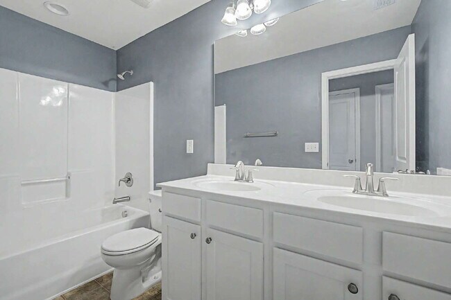 Building Photo - 5-Bedroom Home w/ Fenced-in BackYard in Knightdale