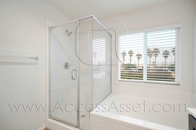 Building Photo - Beautiful Two Story Home 3 bed/2.5 Bath Located In Quiet Cul De Sac In Lake Elsinore!