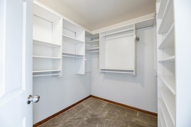 Building Photo - 227 Beaver Creek Dr