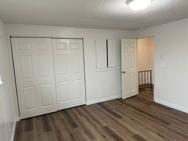 Building Photo - Updated 2 bedroom, 1 bath with garage!