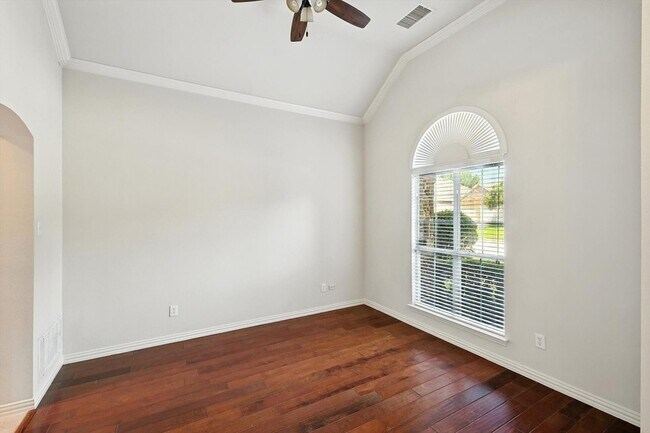 Building Photo - 4501 Sandra Lynn Dr