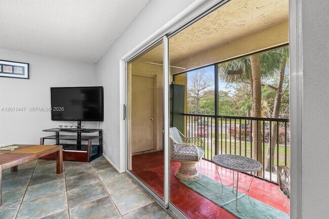 Building Photo - 3083 N Oakland Forest Dr