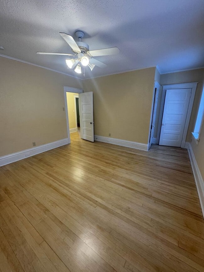 Building Photo - 408 W Douglass Ave