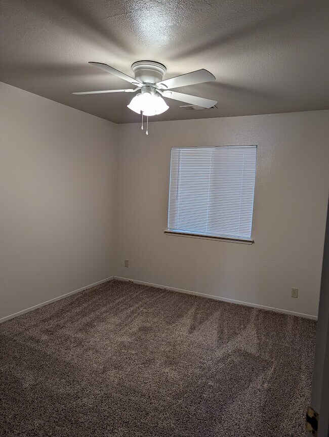 Building Photo - 1071 Bond St